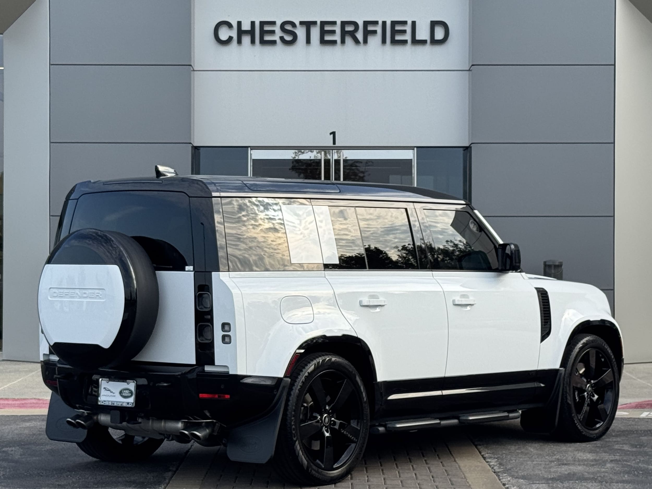 land rover defender 2025 SALEWEEE9S2413699 image land rover defender 2025 SALEWEEE9S2413699 image